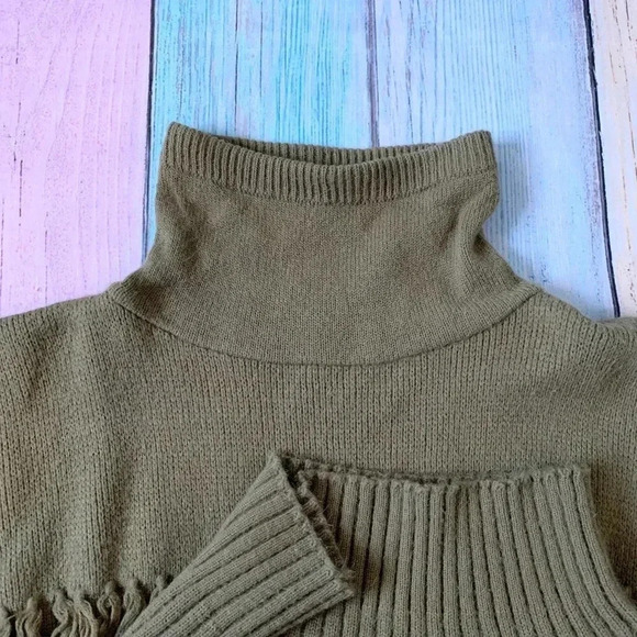 Vintage super soft fringe turtle neck sweater - Picture 5 of 7